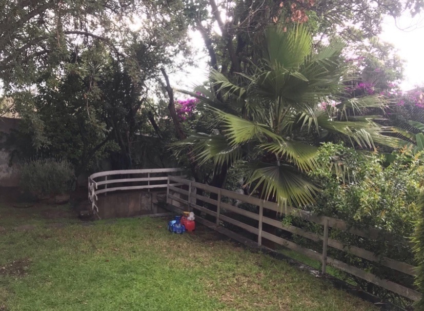 Linda casa con amplio jardín en Lomas de Tecamachalco, ideal para construir