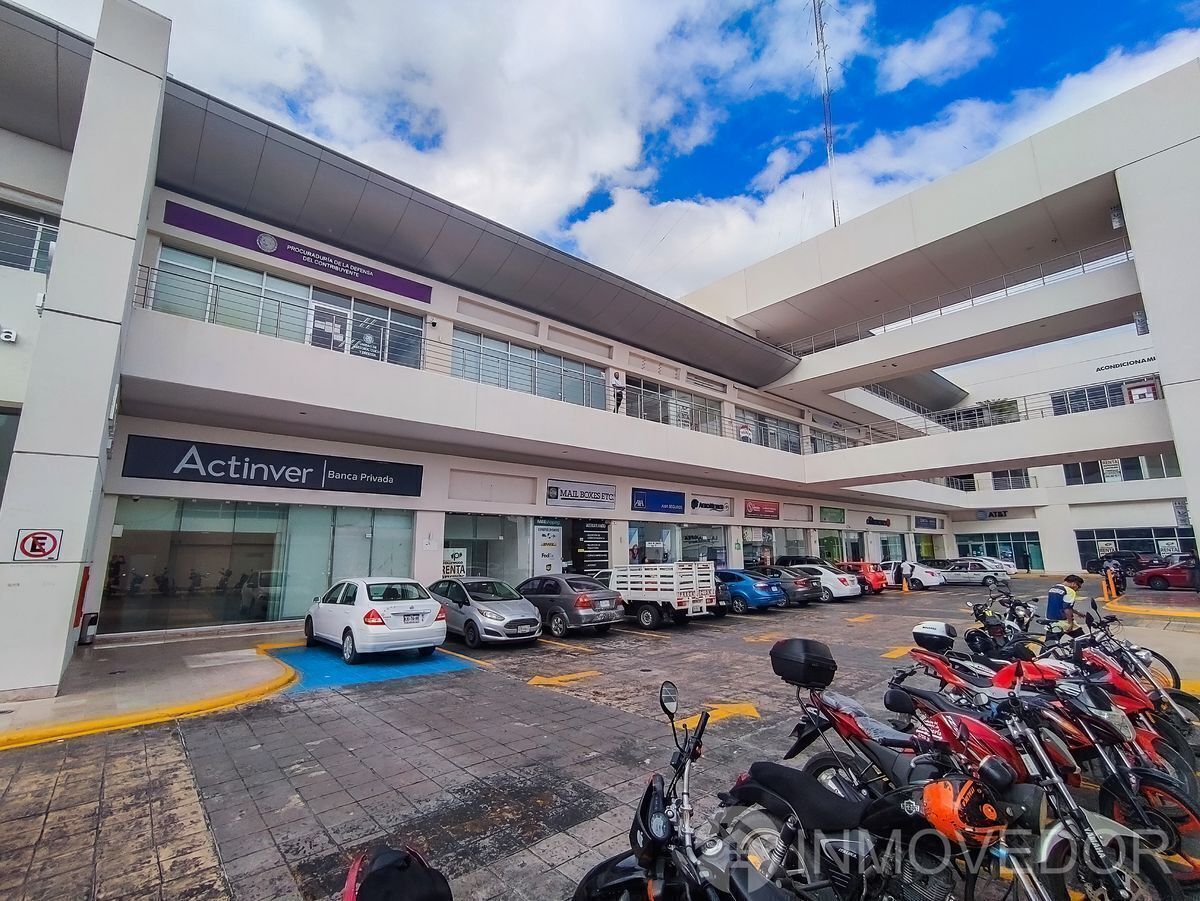 Local comercial · Planta Baja · Centro de Cancún · Plaza Hollywood · Av Xcaret