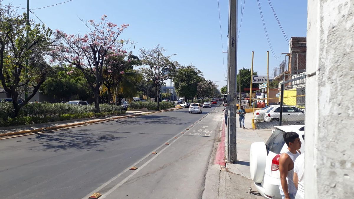 local-comercial-del-lado-oriente-de-la-ciudad-sobre-avenida-central2-19123