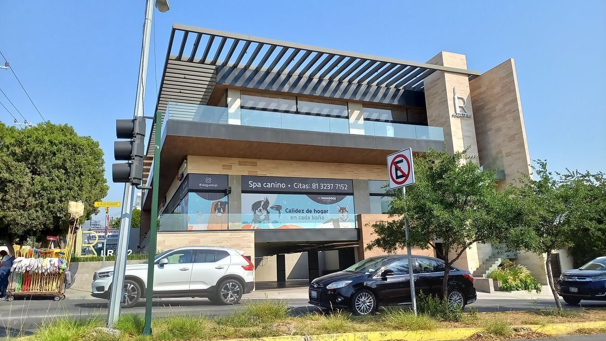 local-comercial-en-plaza-lr902-en-cumbres3-15446