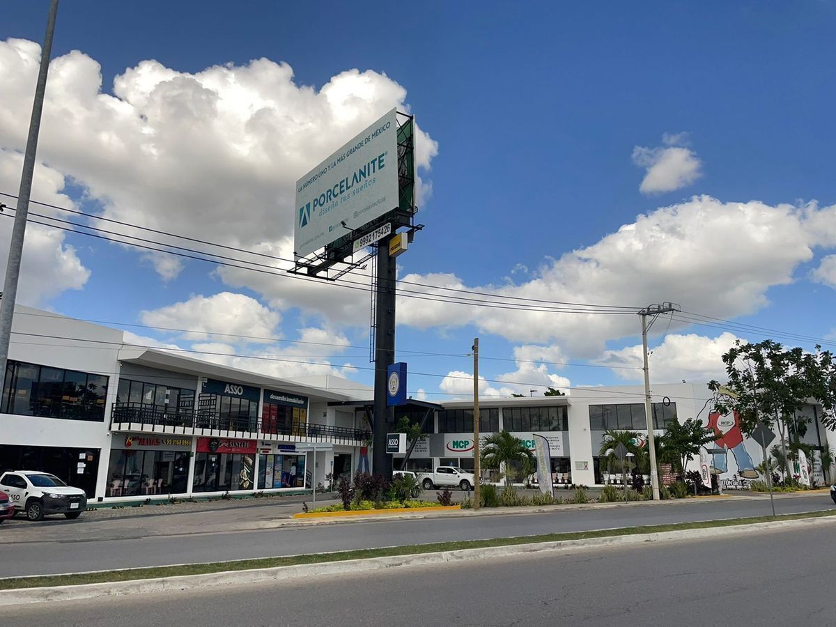 local-comercial-en-renta-en-plaza-poligono-1082-28411