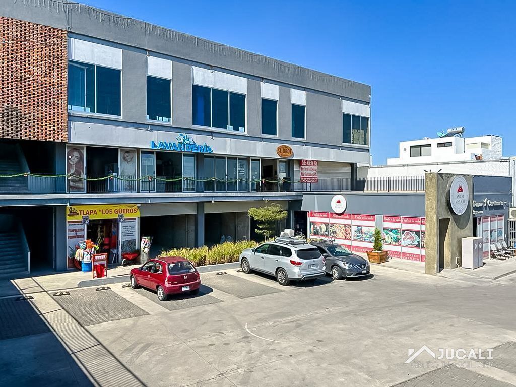 Local comercial en venta con inquilino en Sendas Capital Norte, Zapopan