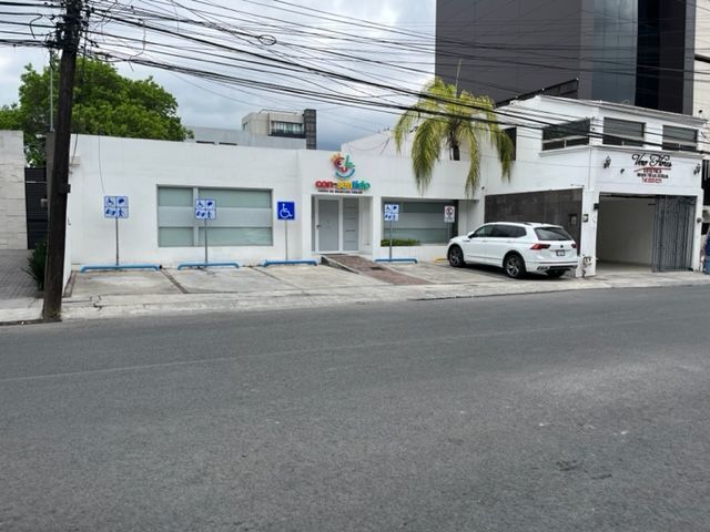 Local con Town House en Venta en Rio Amazonas