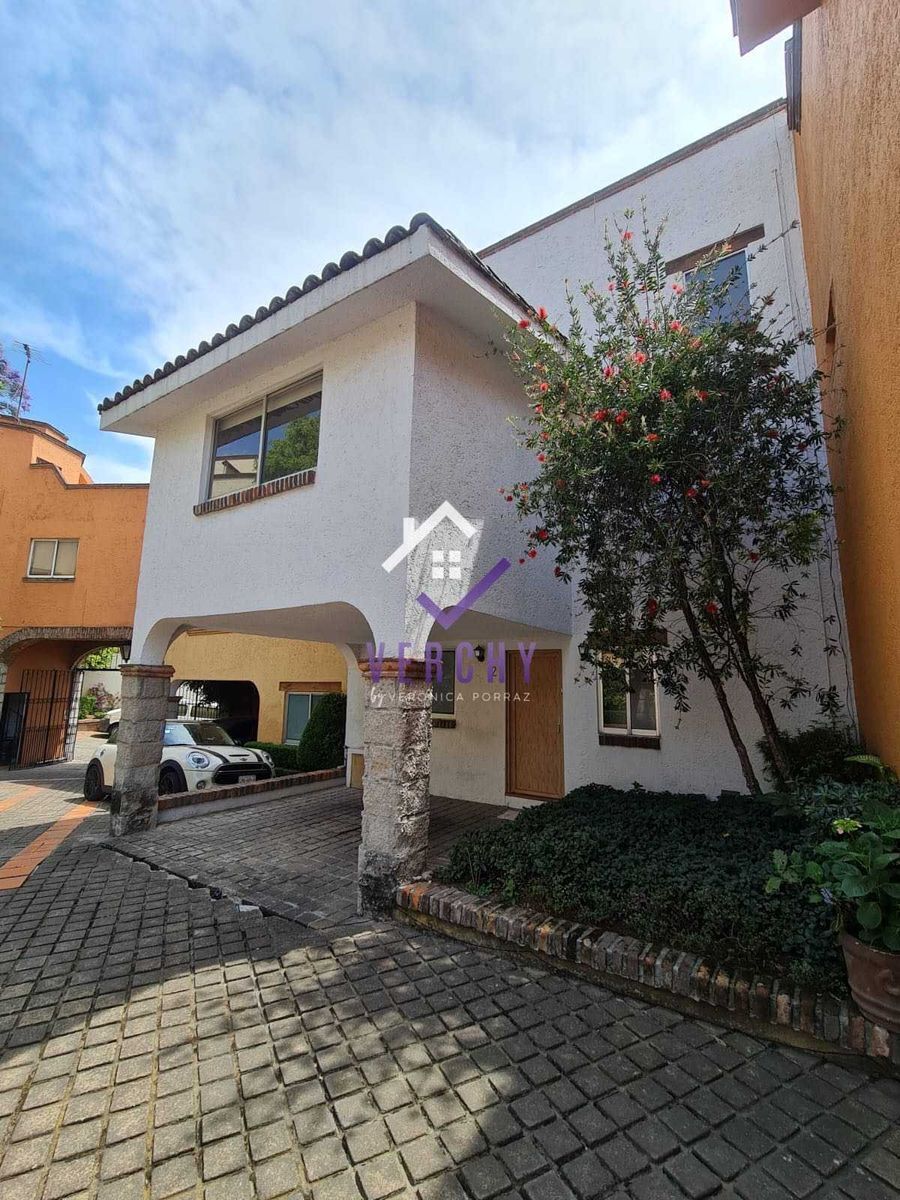 Lomas de Bezares, Preciosa y Espaciosa Casa en Condominio en Venta o Renta