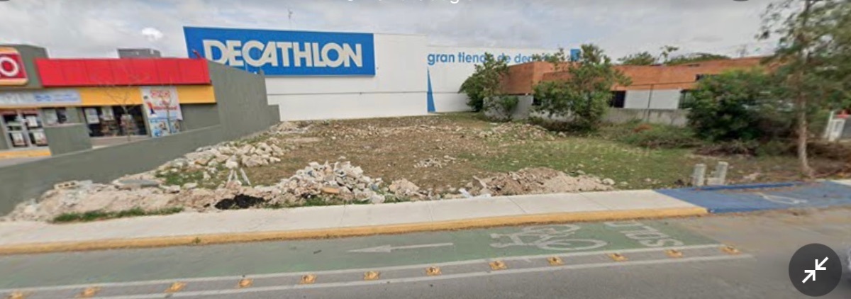 Lote comercial en Renta al norte de Mérida  a un costado de Oxxo