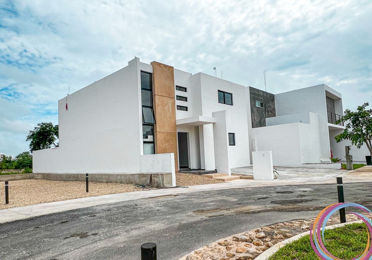 Última residencia espaciosa, Recámara en PB + alberca