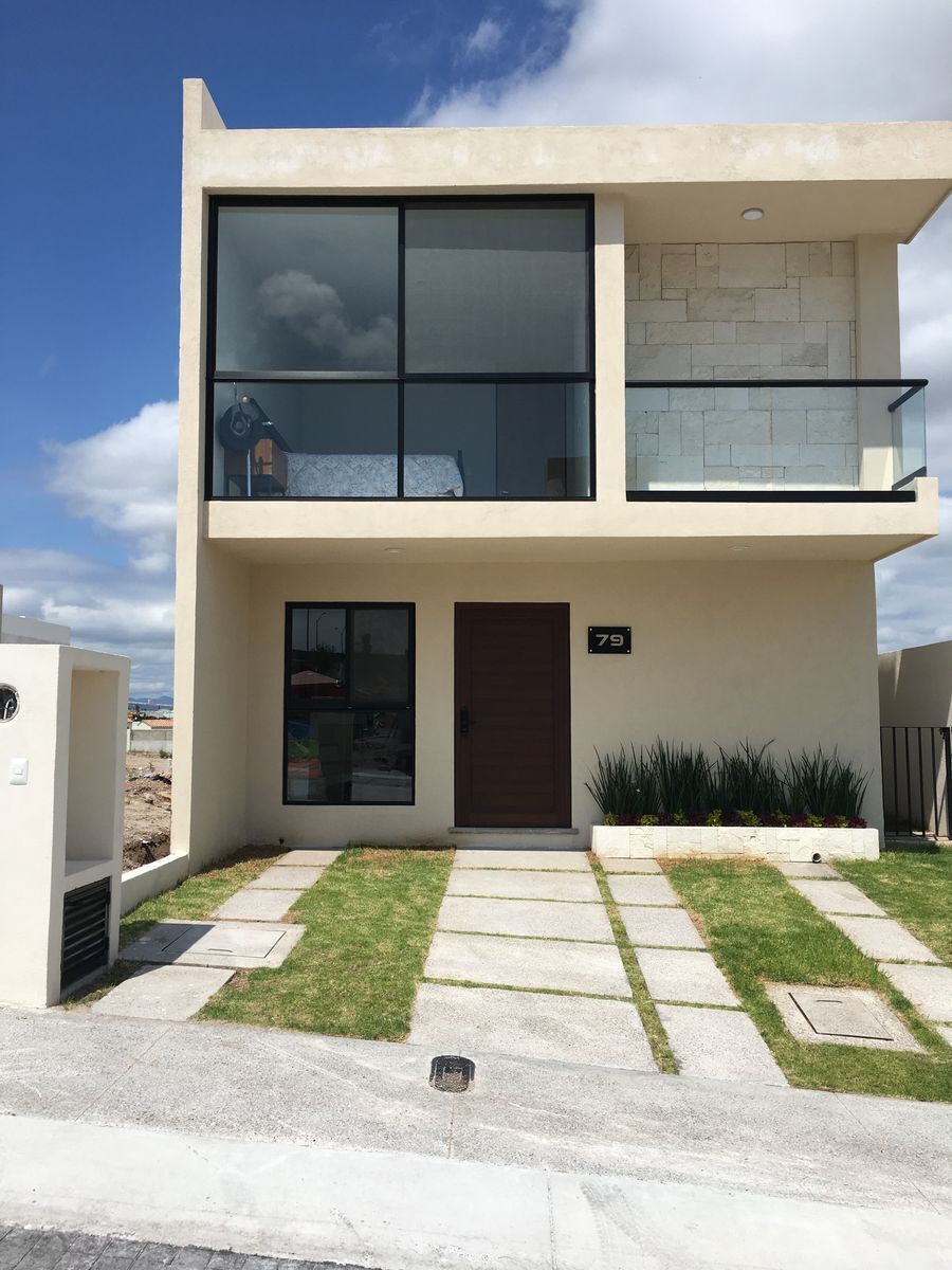 Moderna casa a la venta en conjunto residencial de Miranda, Querétaro