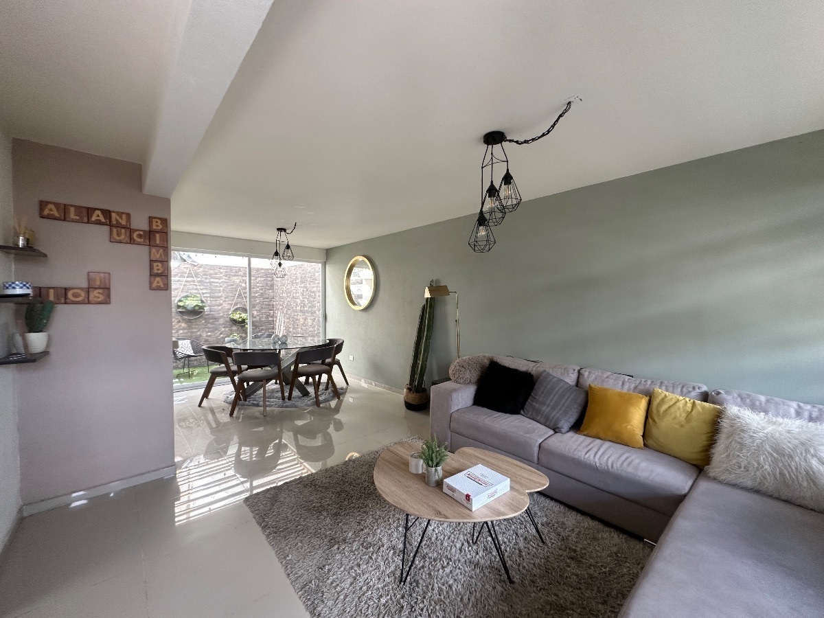 Moderna casa en venta en Corregidora