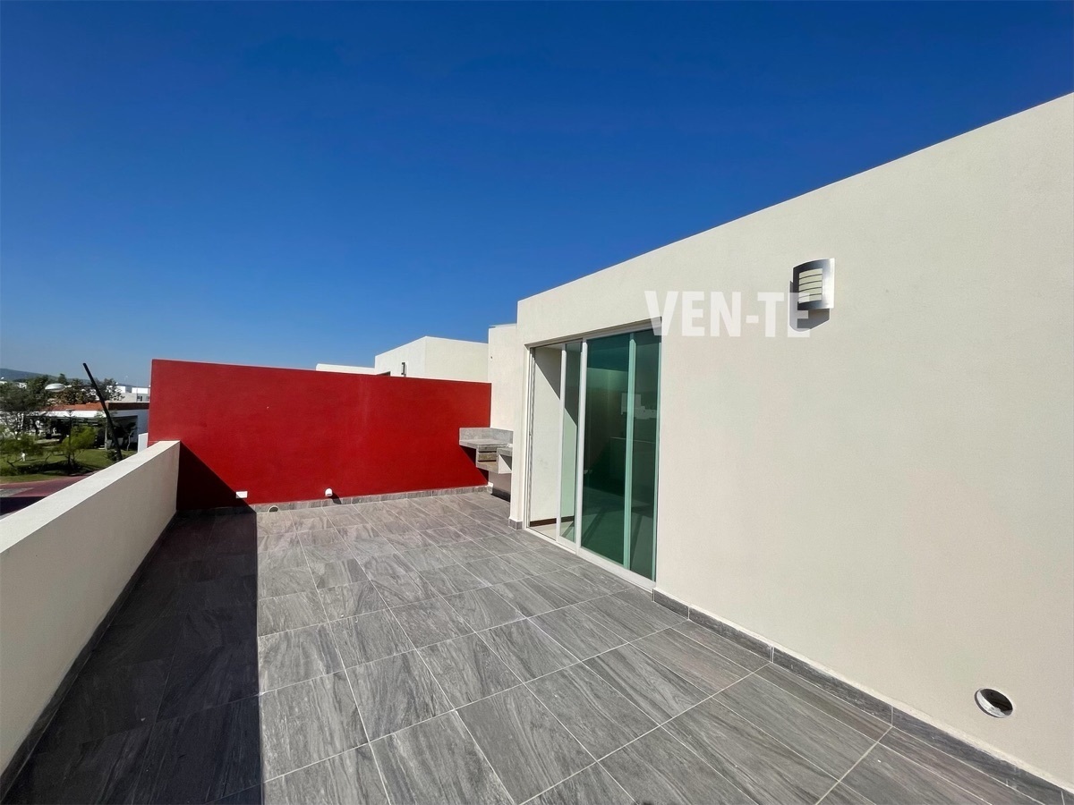 nueva-casa-de-tres-niveles-en-venta-en-coto-consolidado-en-solares-zapopan22-34399