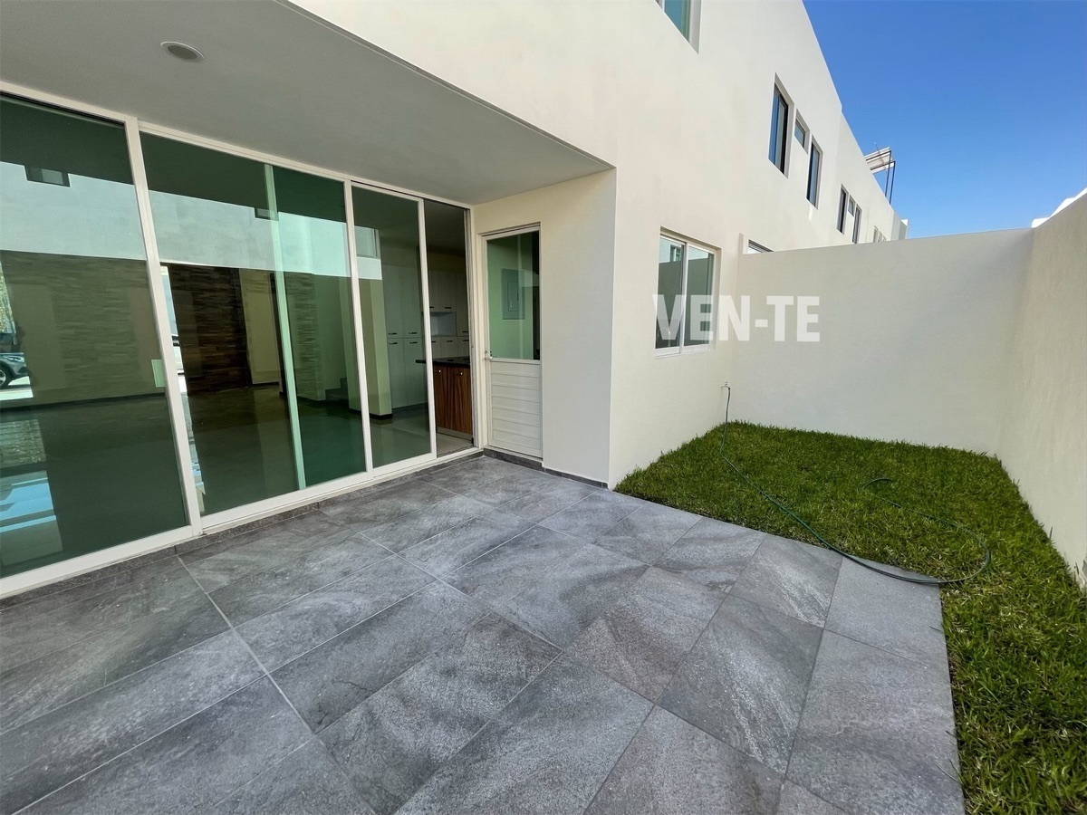 nueva-casa-de-tres-niveles-en-venta-en-coto-consolidado-en-solares-zapopan9-34399