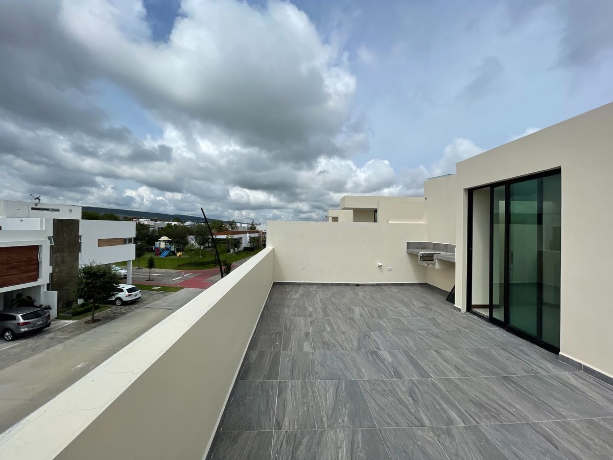 nueva-casa-en-venta-de-tres-recmaras-y-estudio-en-coto-consolidado-en-solares20-32670