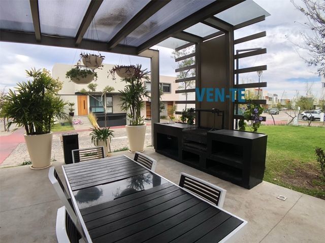 nueva-casa-en-venta-de-tres-recmaras-y-estudio-en-coto-consolidado-en-solares25-32670