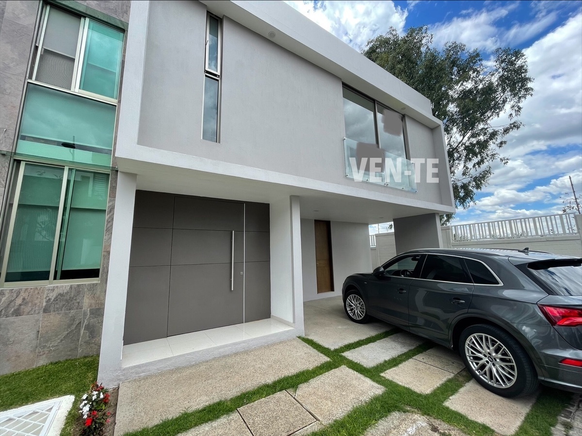 nueva-casa-en-venta-en-coto-pegado-al--parque-con-lago-en-solares2-32671