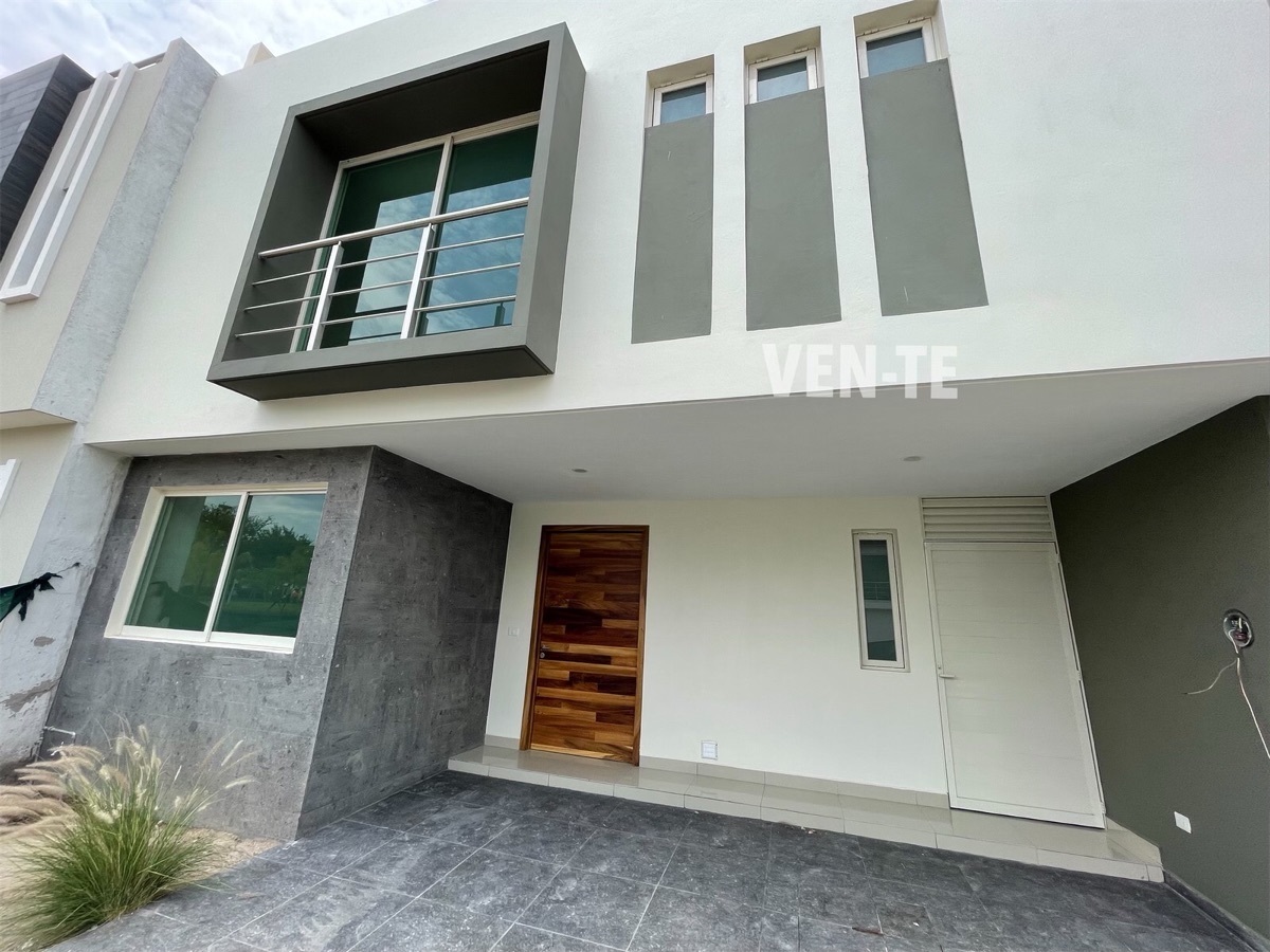 NUEVA CASA EN VENTA EN SOLARES EN COTO CONSOLIDADO CON ALBERCA