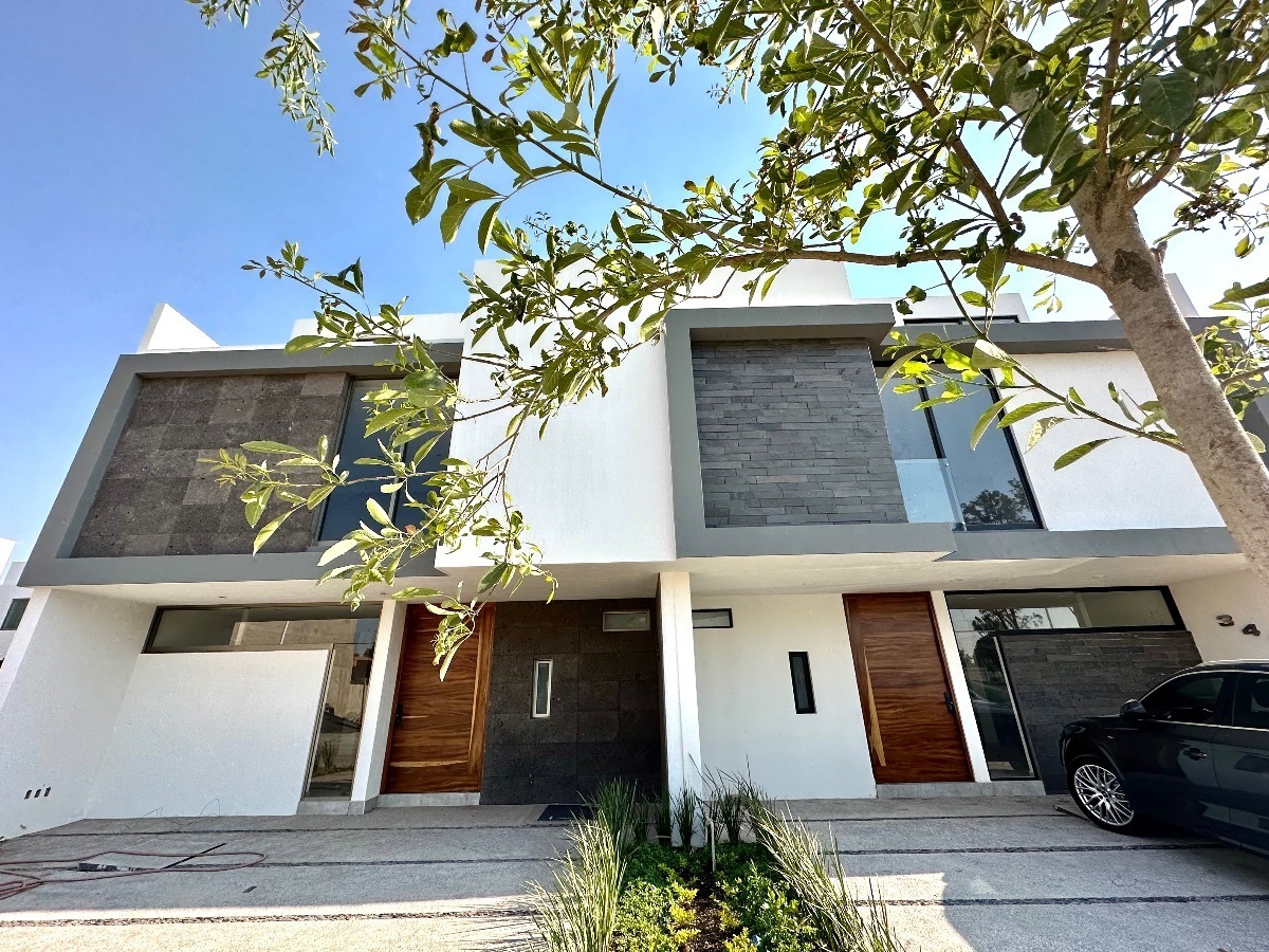 NUEVA CASA EN VENTA EN SOLARES EN ZAPOPAN