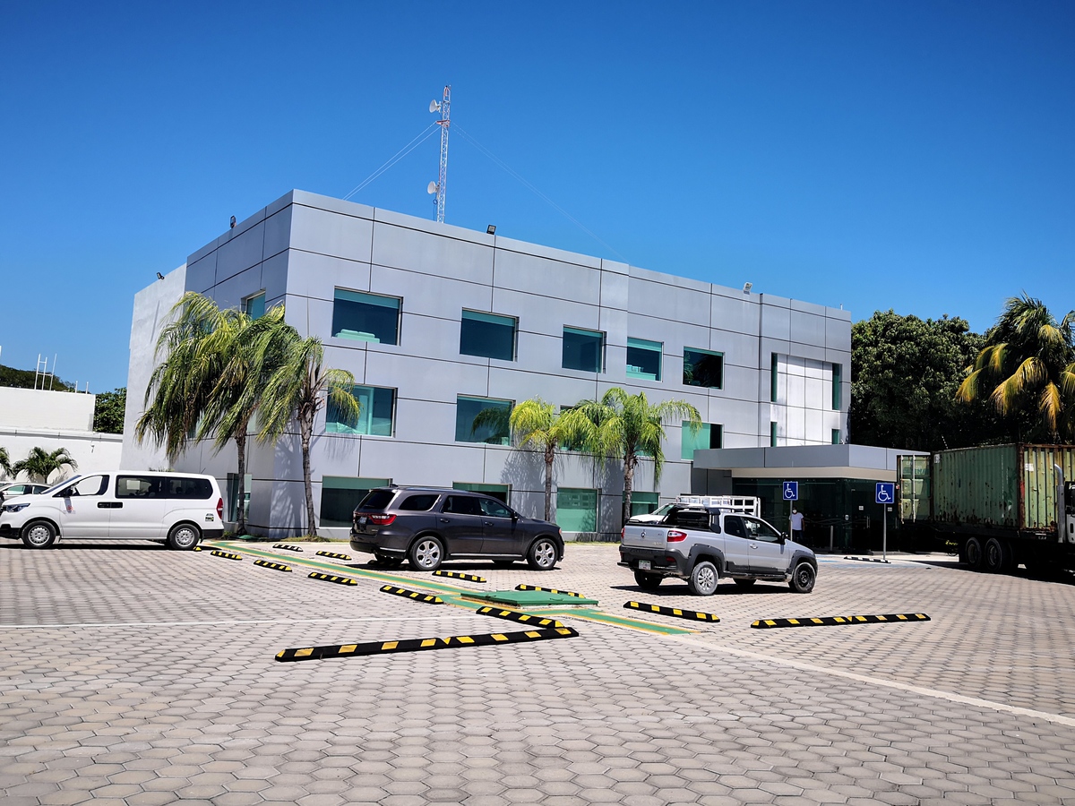 OFICINAS CORPORATIVAS EN RENTA EN FRACC. ISLA DEL CARMEN 2000 EN CD. DEL CARMEN