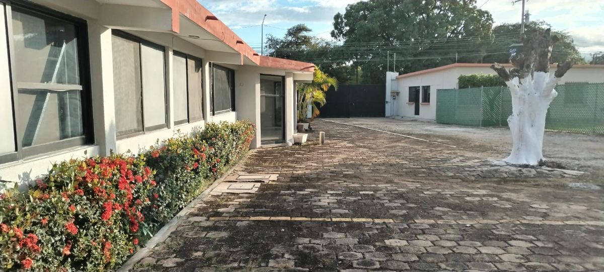 oficinas-en-renta-con-buena-ubicacin-en-la-colonia-teran-con-amplio-estacionam15-21077