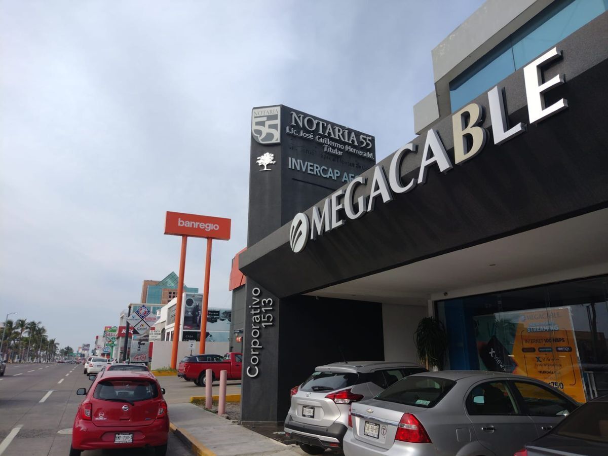 OFICINAS EN RENTA CON EXCELENTE EN EL BLVD RUIZ CORTÍNES