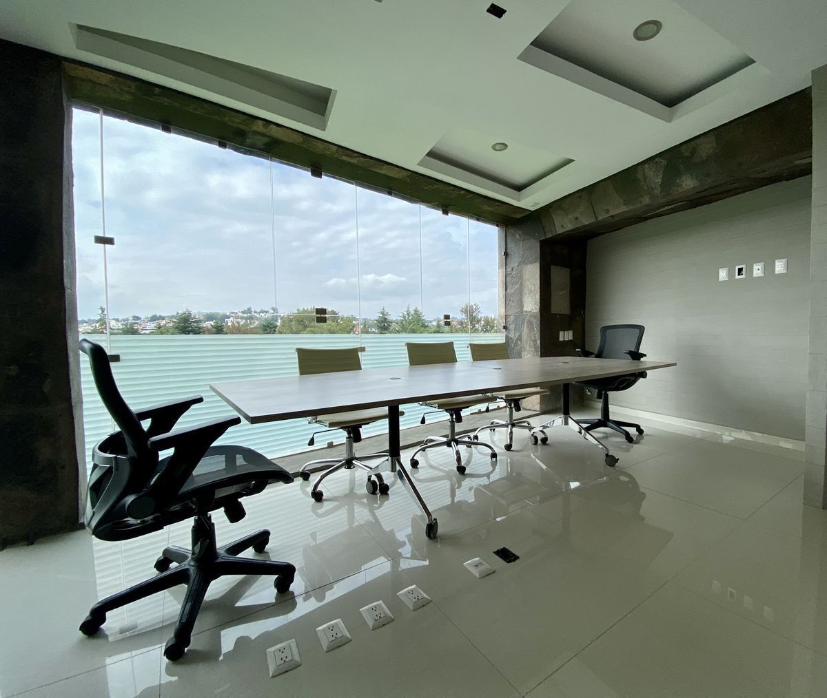 oficinas-modernas-y-con-una-vista-increible-club-de-golf-bellavista9-22664