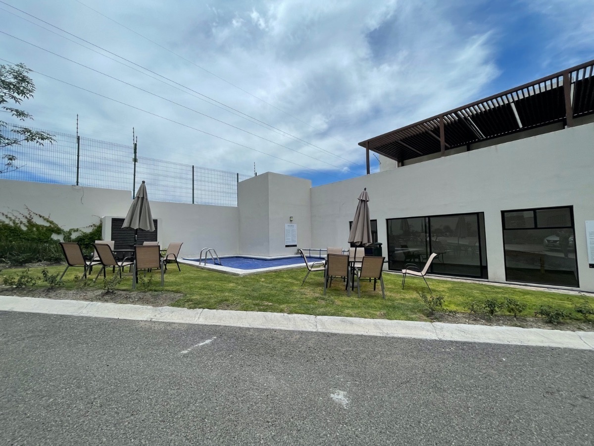 oportunidad-casa-en-venta-en-juriquilla-con-roof-garden-y-alberca22-28023