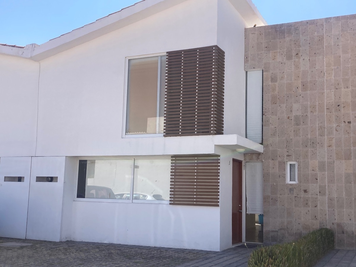 OPORTUNIDAD. Casa en venta en Juriquilla, en Cond Puerta Paraíso