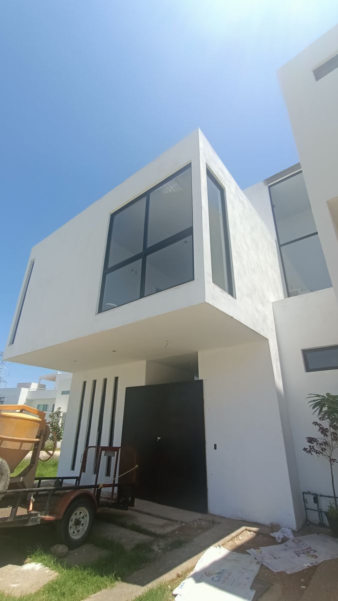 Oportunidad de inversión. Casa en venta Coto  Almendro valle imperial Zapopan