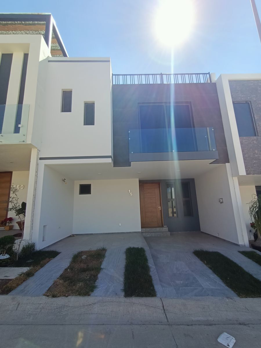 Oportunidad en venta Casa Coto Alicante Capital norte. Con roof garden.