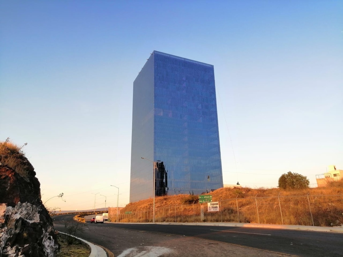 Oportunidad, oficina en renta en El Campanario