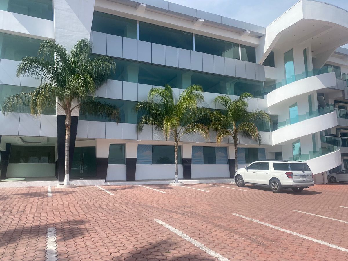 oportunidad-venta-de-plaza-comercial-en-el-mirador-quertaro11-33838