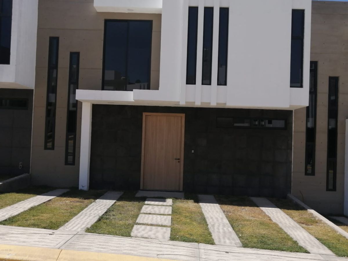 PACHUCA VENDE CASA EN FRACCIONAMENTO RESIDENCIAL CERCA DE LA UAEH