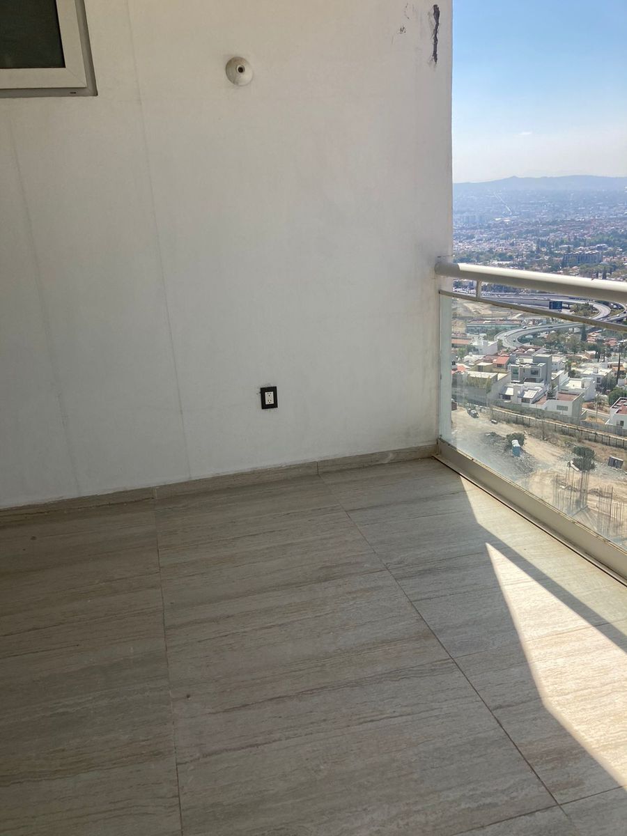 PENTHOUSE EN REMATE EN BALCONES COLONIALES QUERETARO