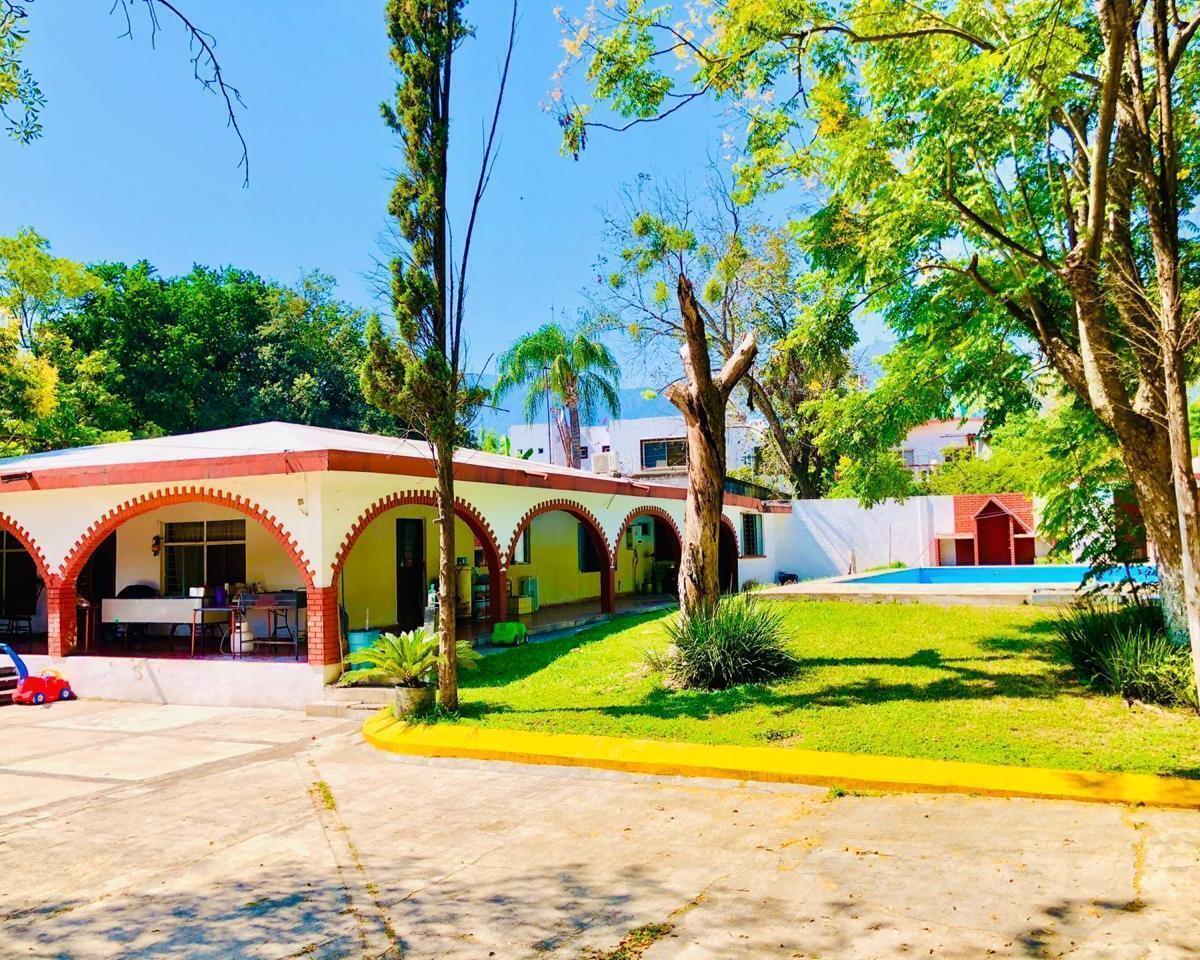 quinta-en-venta-en-carretera-nacional-el-yerbaniz-alberca-oportunidad-8-37367