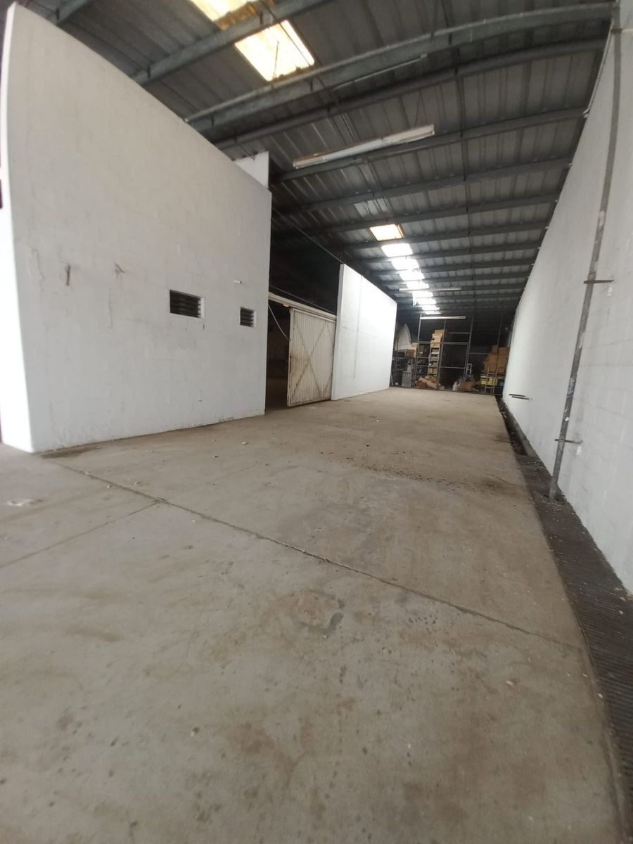 renta-bodega-industrial-con-oficinas4-21160