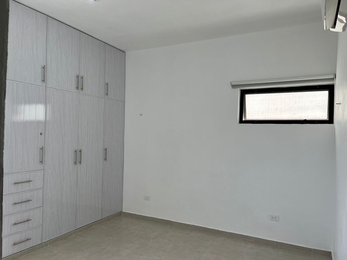 renta-bonita-casa-residencial-en-conkal-con-alberca-privada-y-amenidades11-37432