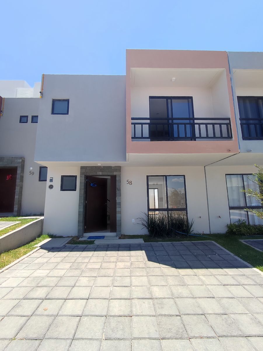 RENTA CASA NUEVA EN FRACC DOS VALLES, QUERÉTARO