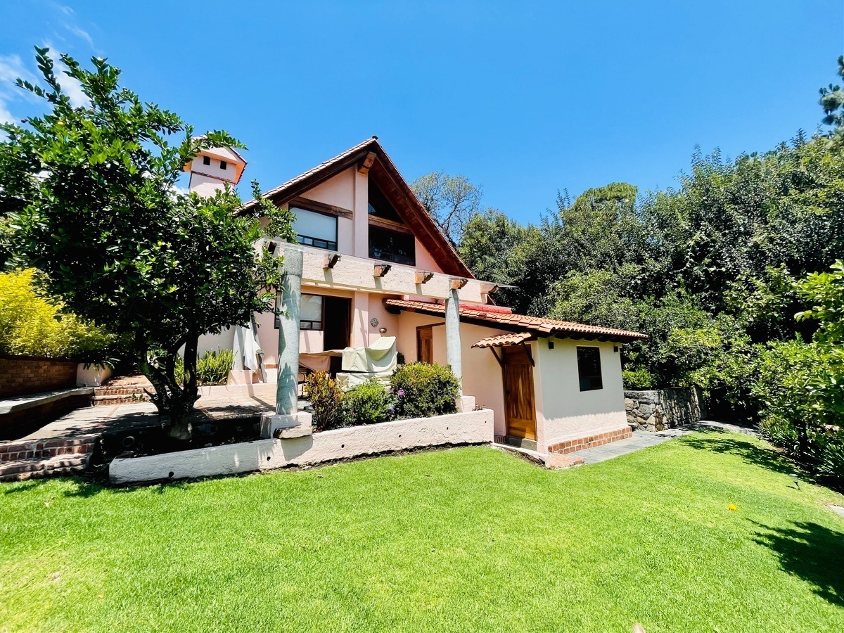 RENTA CASA POR NOCHE EN VALLE DE BRAVO -  LA CABAÑA ROSADA