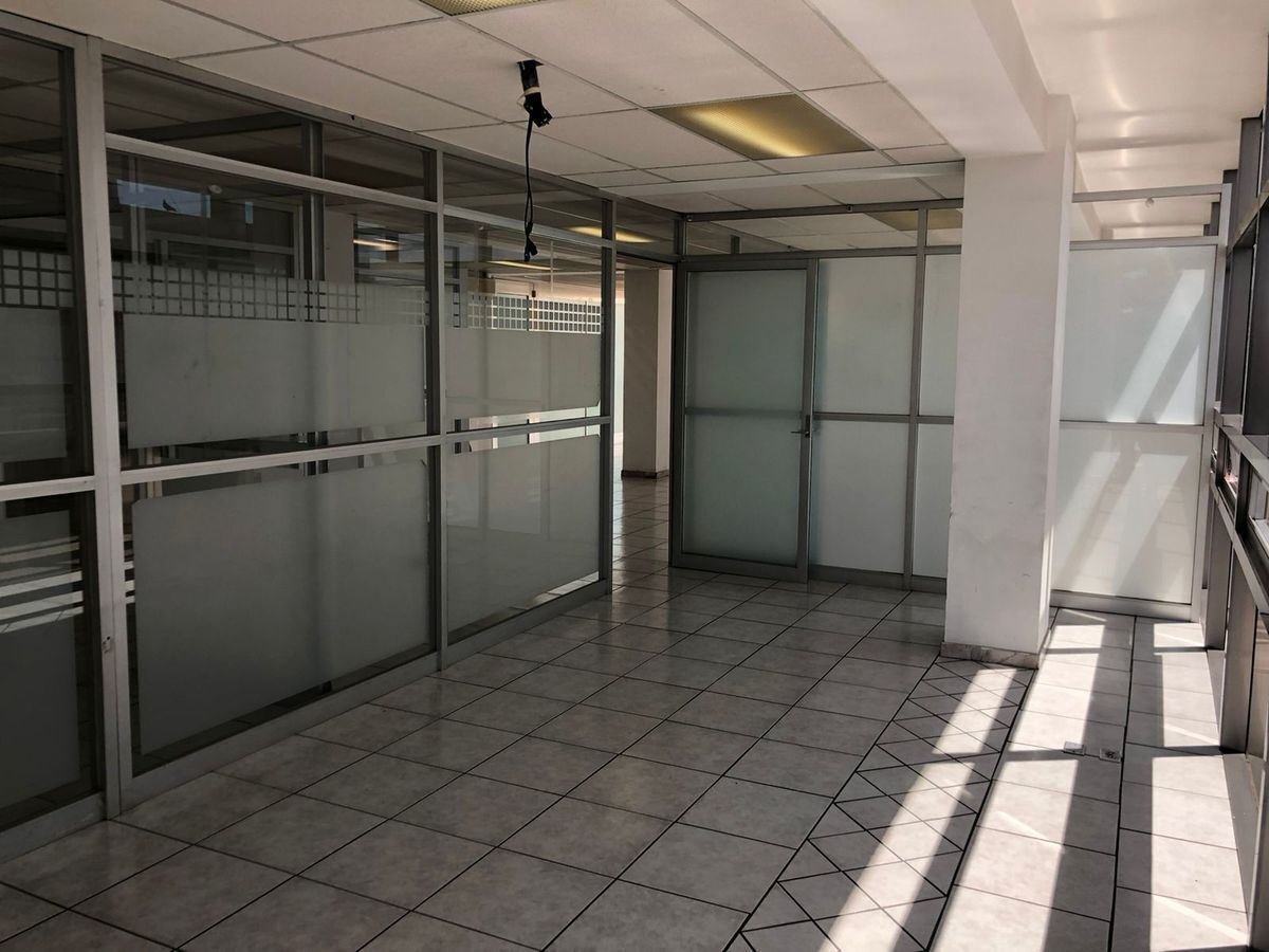 renta-de-bodega-comercial-con-oficinas16-34318