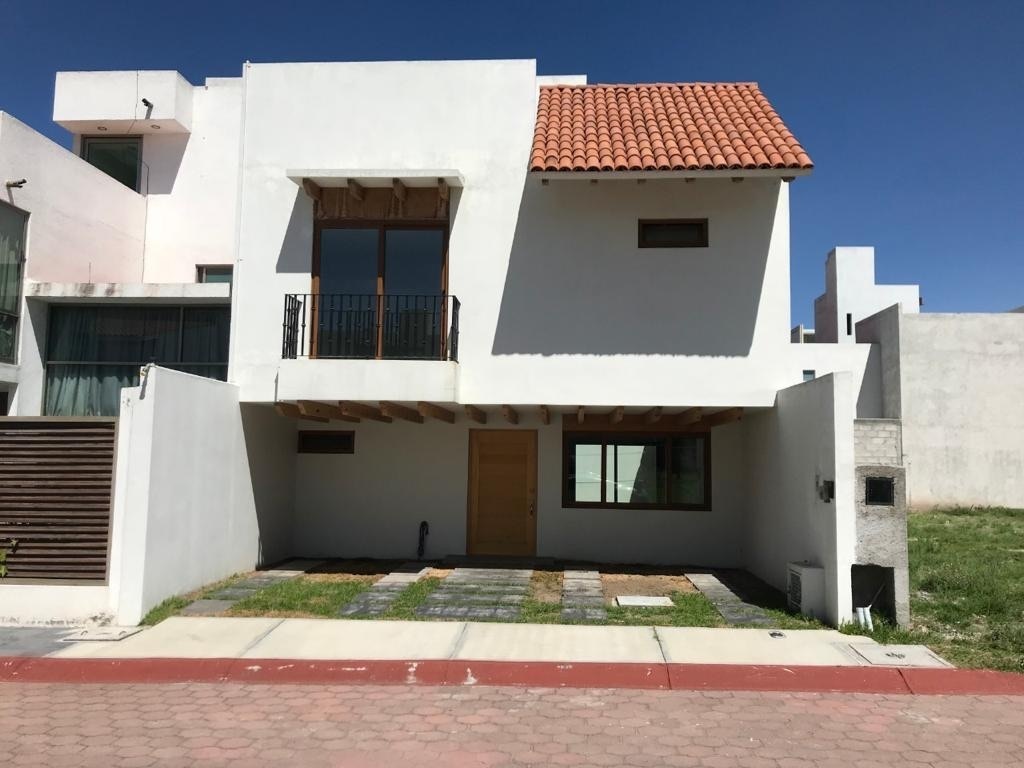 Renta de Casa en Arboledas San Javier