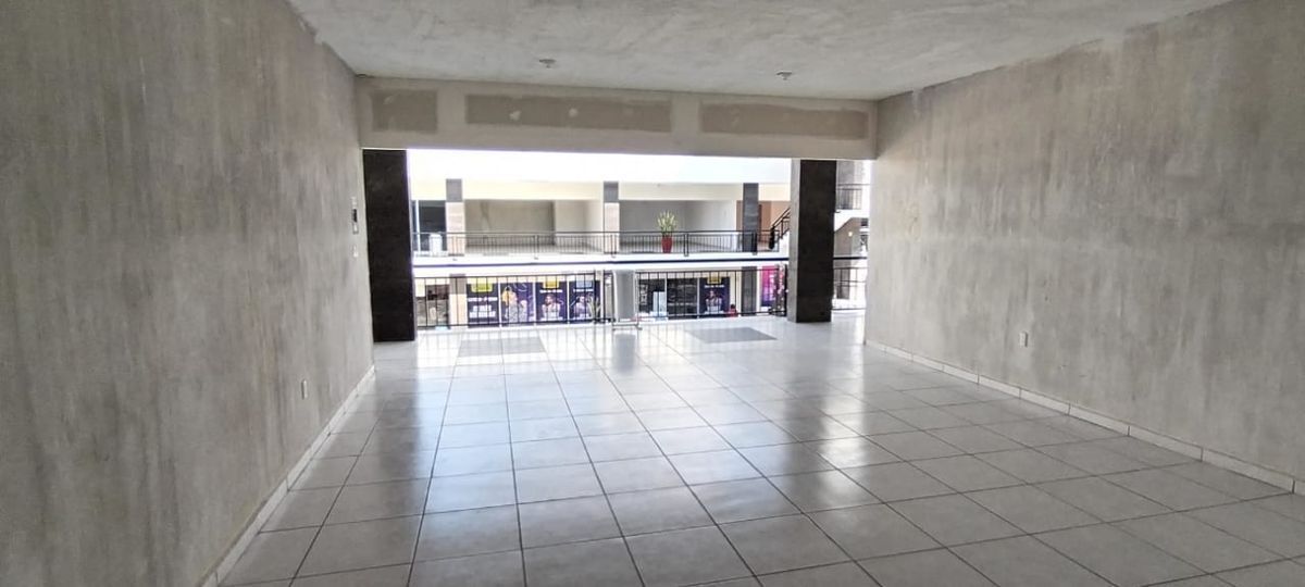 RENTA DE LOCAL EN PLAZA COMERCIAL  ZONA DORADA