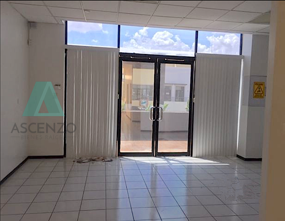 renta-de-local-en-plaza-comercial2-33079