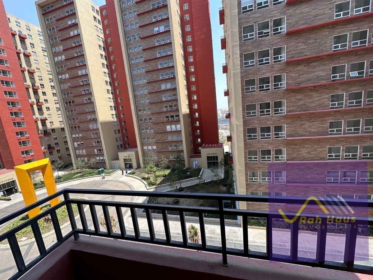 Renta departamento nuevo, con balcón, en Zona Esmeralda