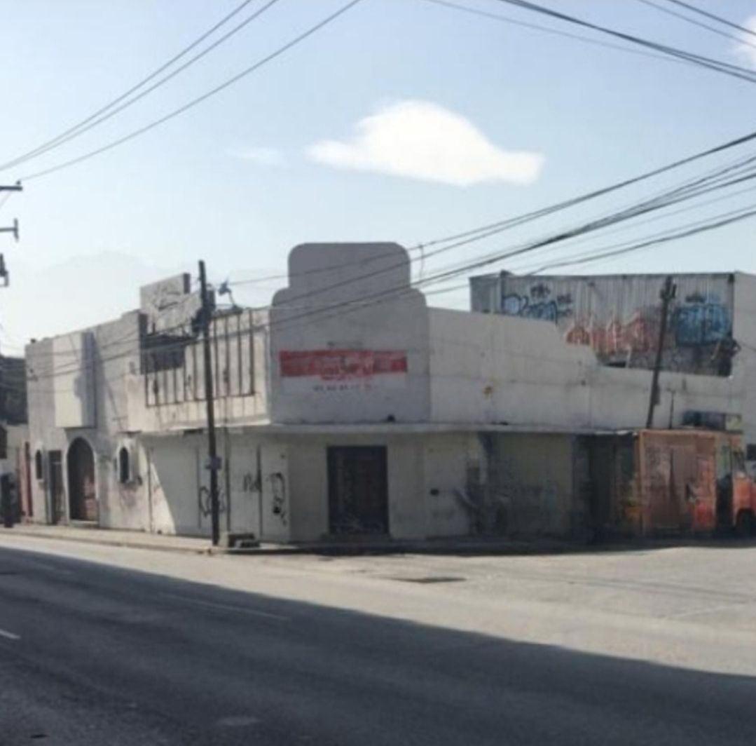 Renta Local Comercial  en Avenida Felix U Gomez en esquina  Monterrey Nuevo Leon