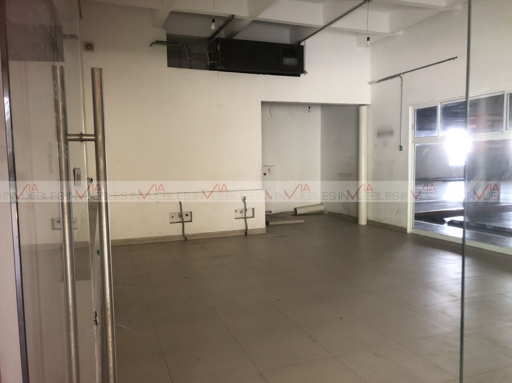 Renta Local Comercial Plaza Nativa En San Pedro Garza García