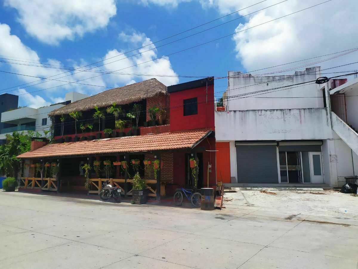 RENTA LOCAL PLANTA BAJA 70MTS POR AV. HUAYACAN