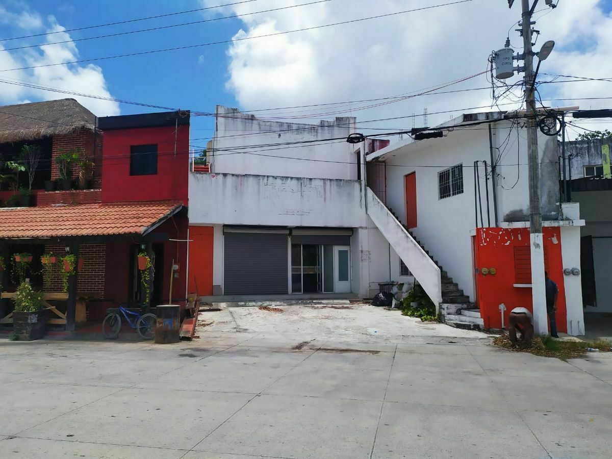 RENTA OFICINA 60MTS PLANTA ALTA CERCA DE AV. HUAYACAN EN CANCÚN