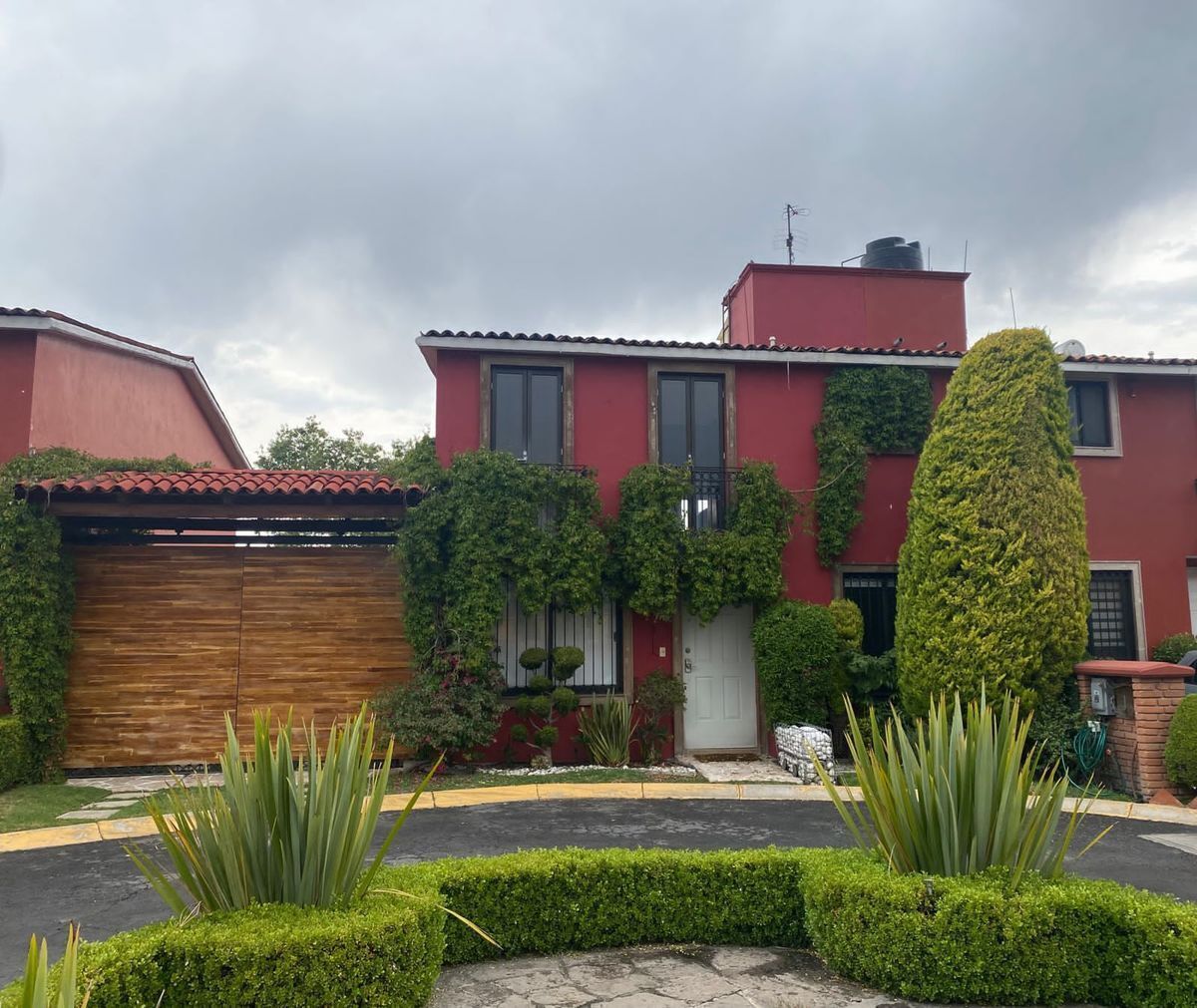 RENTO CASA EN VALLE SAN JOSE, TOLUCA