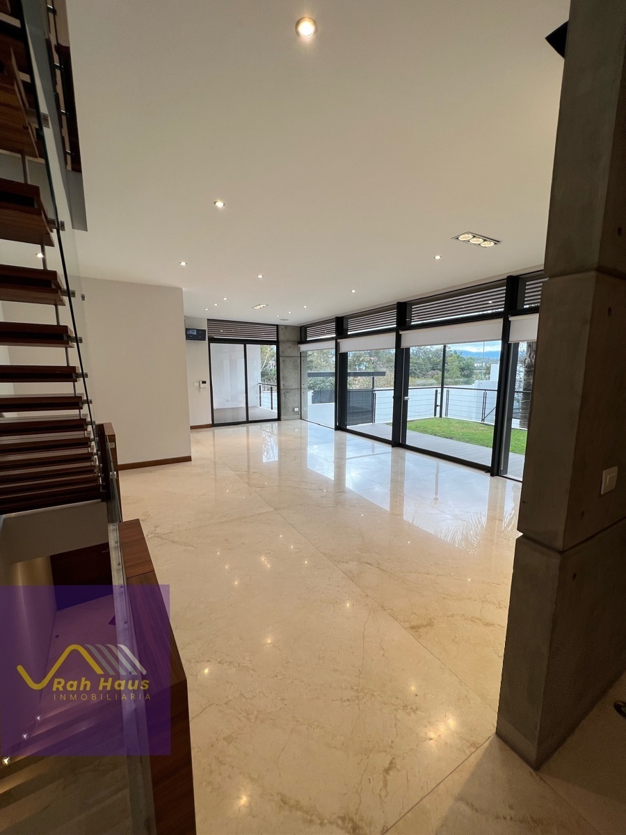 residencia-con-acabados-extraordinarios-en-zona-aaa-en-cuautitlan-izcalli5-25858