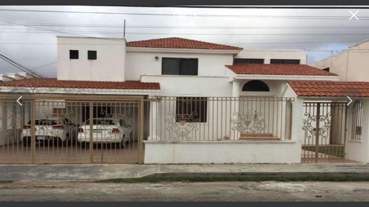 Residencia con alberca, en  colonia Monteaban , Mérida, Yuc