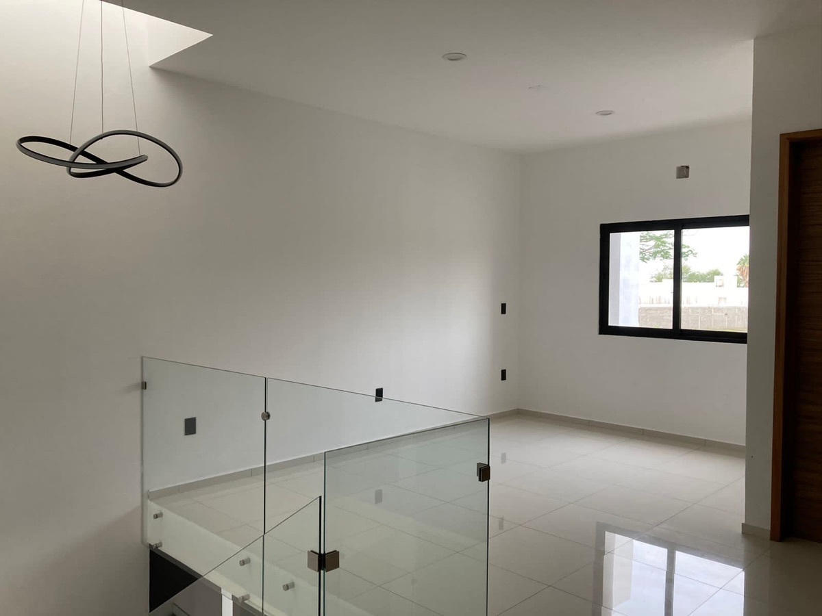 residencia-de-lujo-en-condominio-zona-norte-colima10-23352