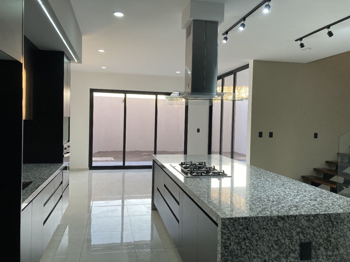 residencia-de-lujo-en-condominio-zona-norte-colima6-23377